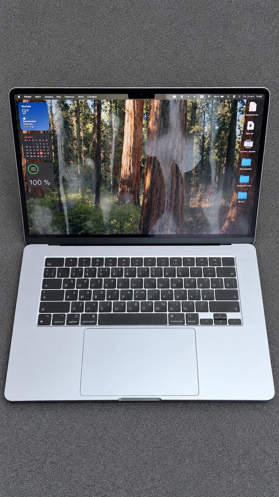 MacBook Air A3241 после залития водой перед восстановлением дисплейного модуля в Macrevvals.
